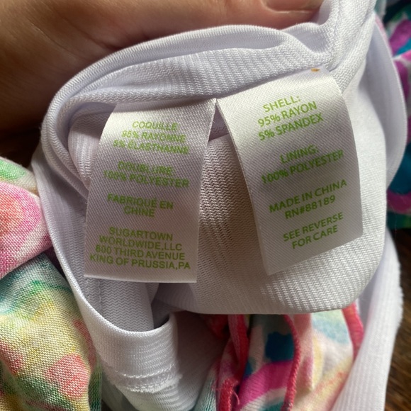 Lilly Pulitzer xs romper (could fit a small) - Picture 5 of 6